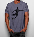 Camiseta Jugador Pateando La Balón minimalista